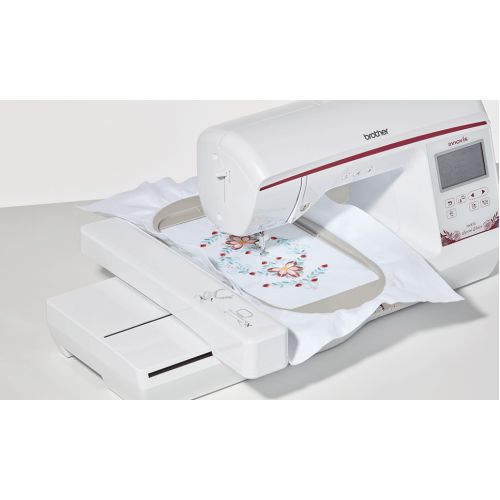 Brother Innov-is 880E Embroidery Machine